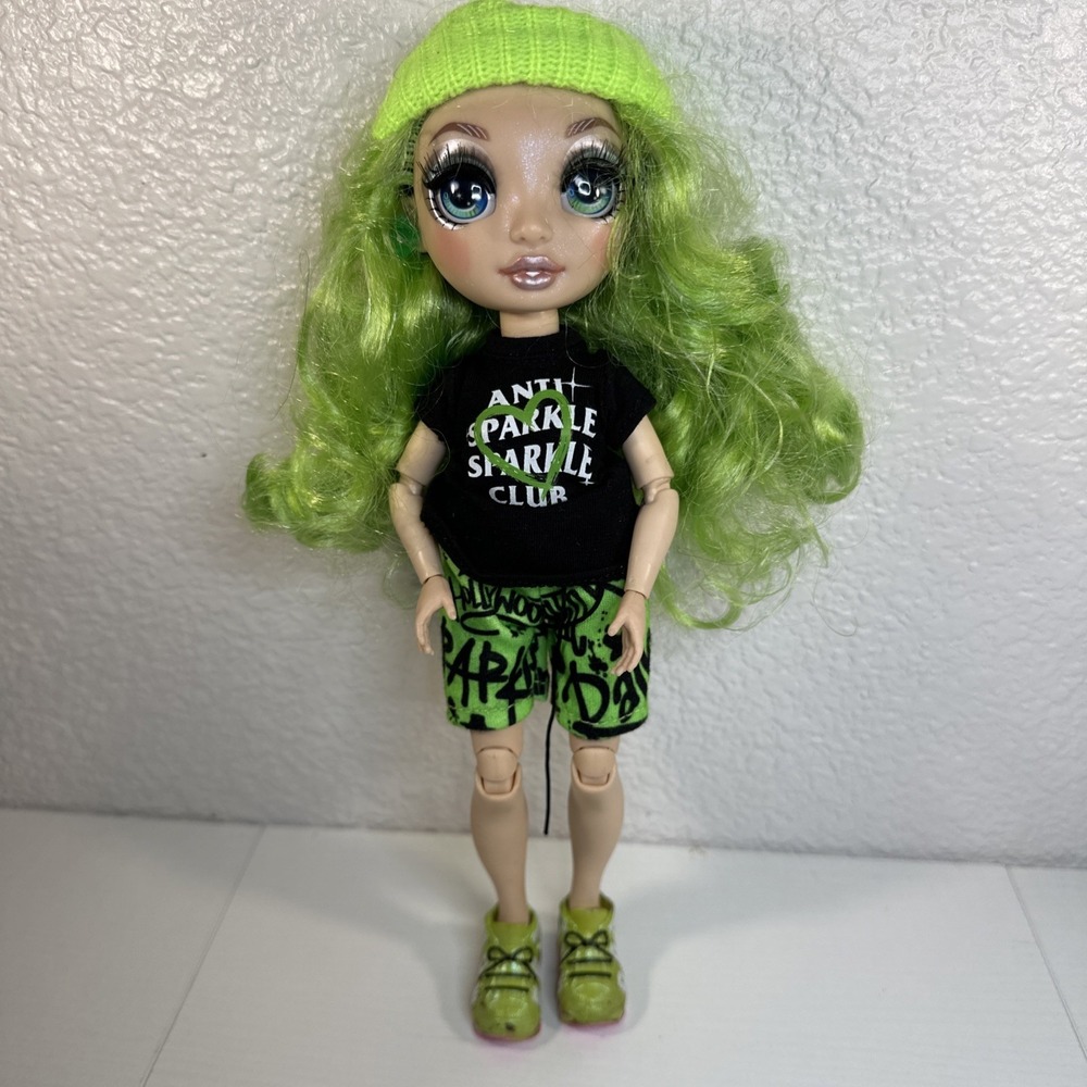 Rainbow High Jade Hunter Winter Break Doll Dressed Green Hair Toy 11 Inch